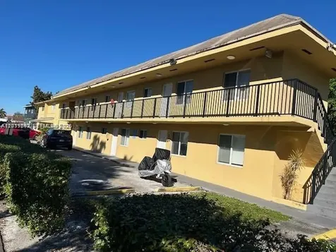 661 W 81st Street Hialeah FL 33014