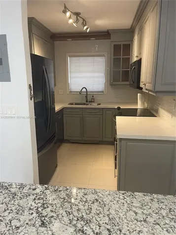 7505 SW 82nd Street Miami FL 33143