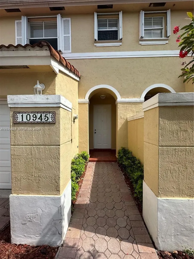 10945 NW 43rd Lane Doral FL 33178