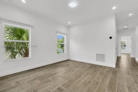 581 Sanderling Circle Deerfield Beach FL 33442