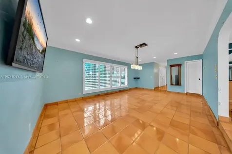 8820 N Lake Dasha Drive Plantation FL 33324