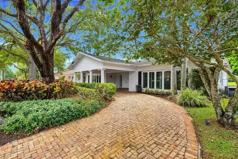 8820 N Lake Dasha Drive Plantation FL 33324