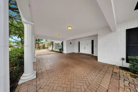 8820 N Lake Dasha Drive Plantation FL 33324