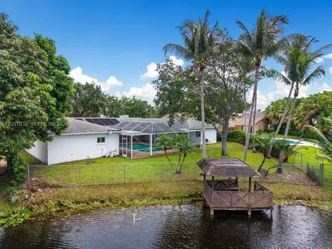8820 N Lake Dasha Drive Plantation FL 33324