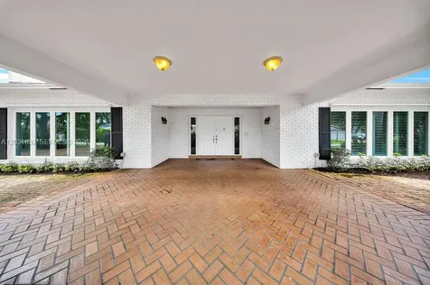 8820 N Lake Dasha Drive Plantation FL 33324