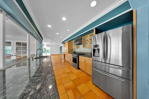 8820 N Lake Dasha Drive Plantation FL 33324