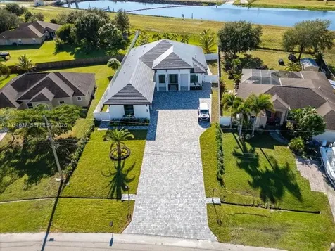 337 SW Kestor Drive Port St. Lucie FL 34953