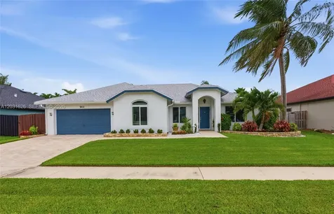 943 SW 149th Way Sunrise FL 33326