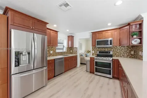 943 SW 149th Way Sunrise FL 33326