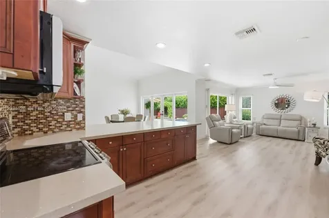 943 SW 149th Way Sunrise FL 33326