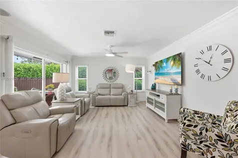 943 SW 149th Way Sunrise FL 33326