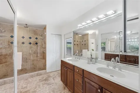 943 SW 149th Way Sunrise FL 33326