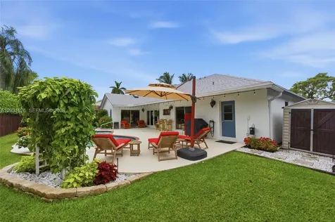 943 SW 149th Way Sunrise FL 33326