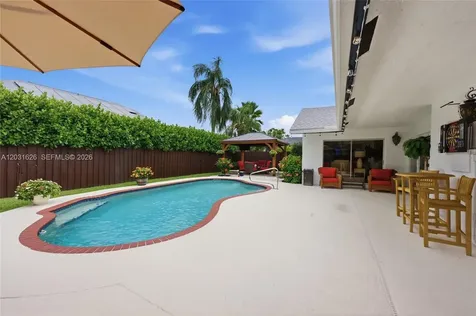 943 SW 149th Way Sunrise FL 33326