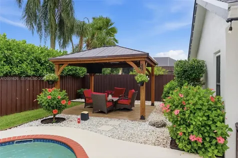 943 SW 149th Way Sunrise FL 33326
