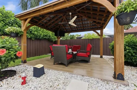 943 SW 149th Way Sunrise FL 33326
