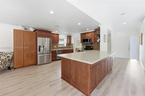 943 SW 149th Way Sunrise FL 33326