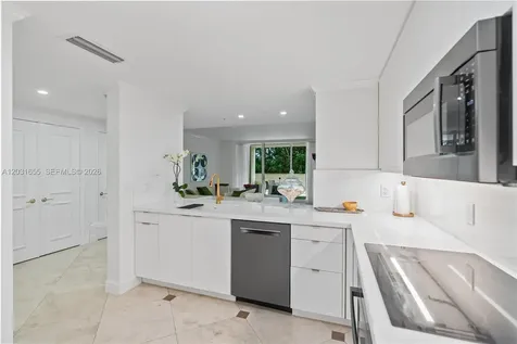 3400 SW 27th Avenue Miami FL 33133