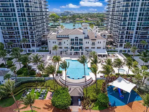 4779 Collins Avenue Miami Beach FL 33140