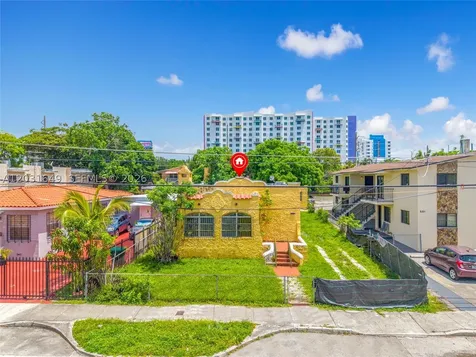 559 NW 34th Street Miami FL 33127