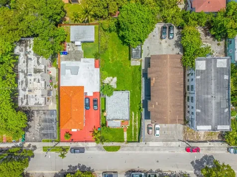 559 NW 34th Street Miami FL 33127