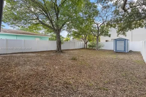 870 NE 35th Street Oakland Park FL 33334
