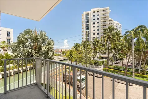 1674 Bay Road Miami Beach FL 33139