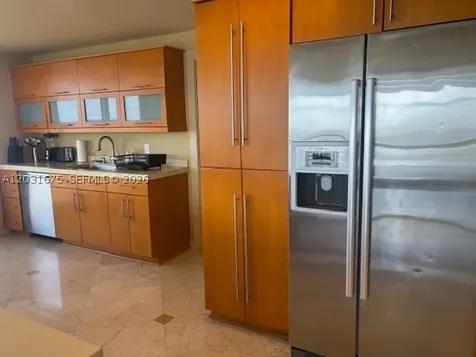 100 Lincoln Road Miami Beach FL 33139