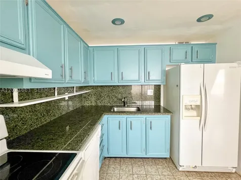 671 NE 195th Street Miami FL 33179