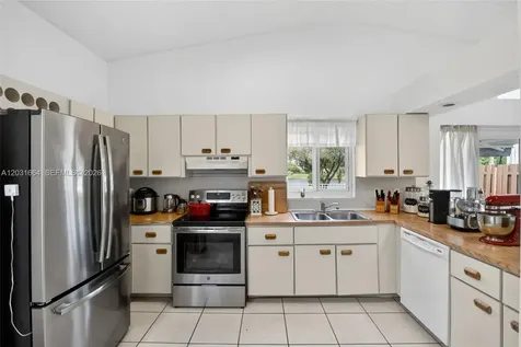 11038 SW 148th Place Miami FL 33196