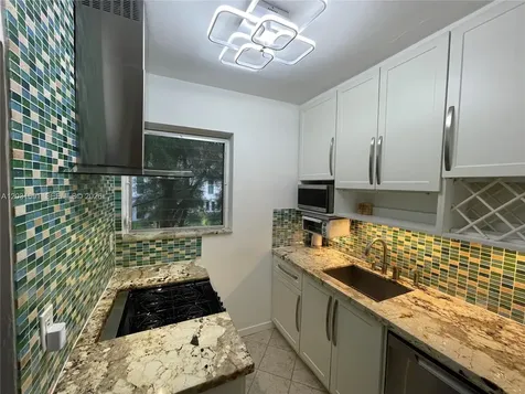 4740 Pine Tree Drive Miami Beach FL 33140