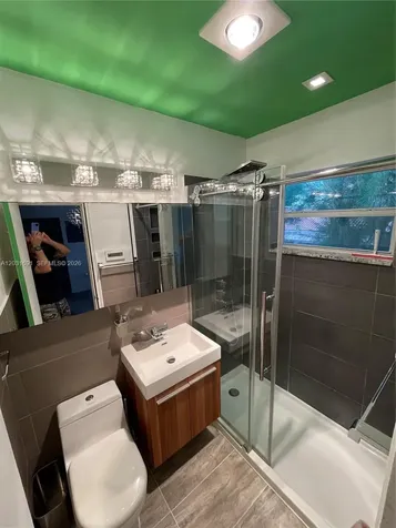 4740 Pine Tree Drive Miami Beach FL 33140