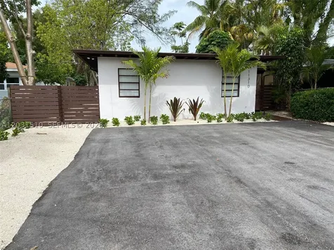 11310 E Peachtree Drive Miami FL 33161