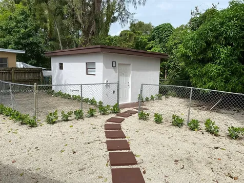 11310 Peachtree Drive Miami FL 33161