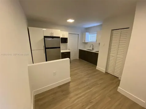 11310 Peachtree Drive Miami FL 33161