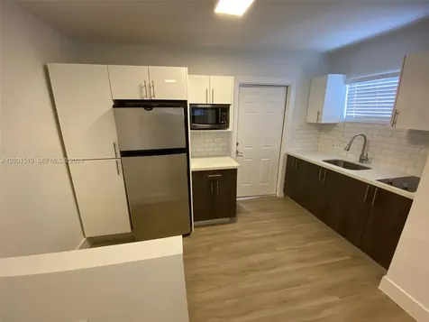 11310 Peachtree Drive Miami FL 33161