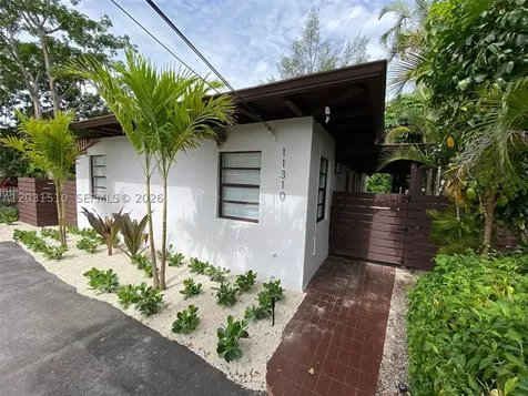 11310 E Peachtree Drive Miami FL 33161