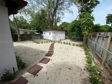11310 E Peachtree Drive Miami FL 33161