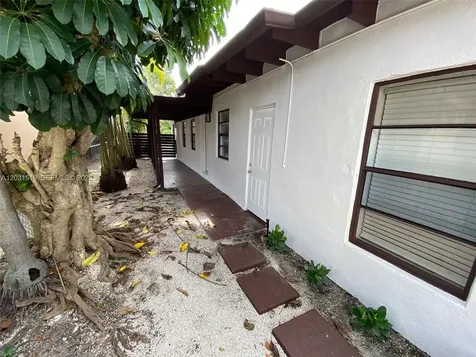 11310 Peachtree Drive Miami FL 33161