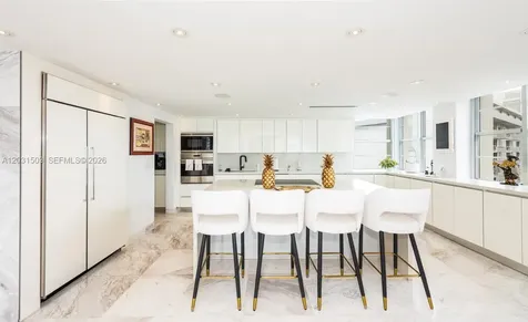 5660 Collins Avenue Miami Beach FL 33140