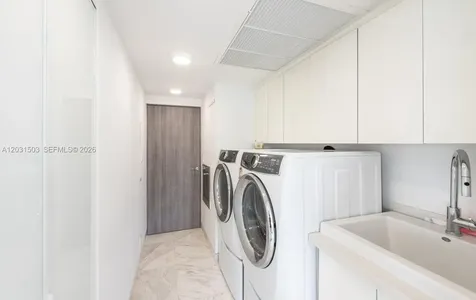5660 Collins Avenue Miami Beach FL 33140