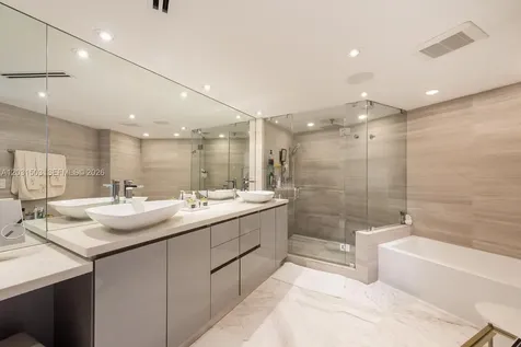 5660 Collins Avenue Miami Beach FL 33140