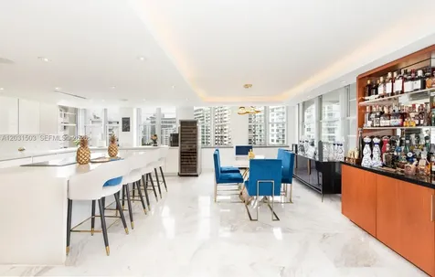 5660 Collins Avenue Miami Beach FL 33140