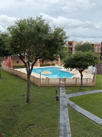 13701 Kendale Lakes Circle Miami FL 33183