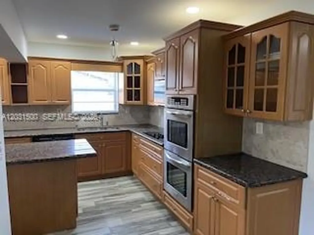 240 N 70th Way Hollywood FL 33024
