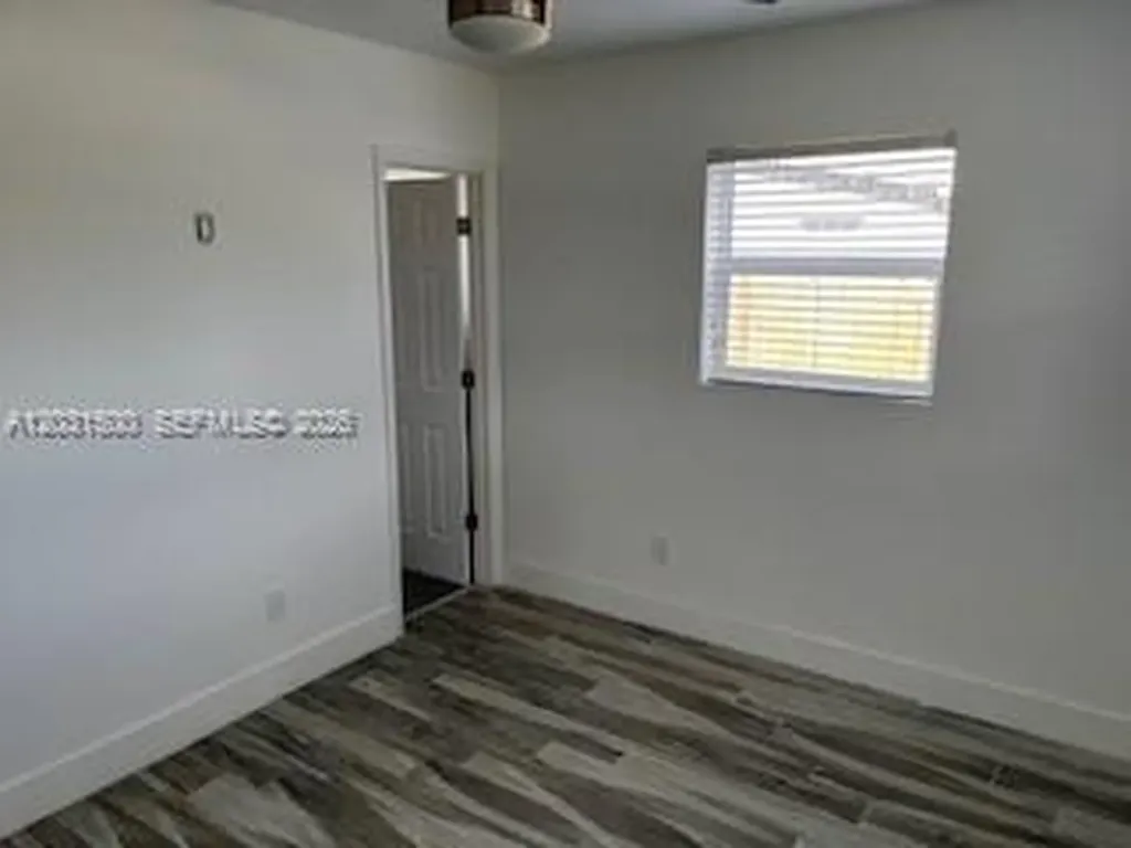 240 N 70th Way Hollywood FL 33024