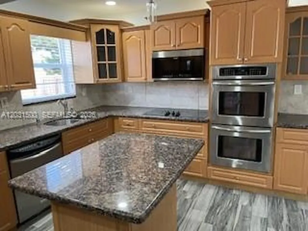 240 N 70th Way Hollywood FL 33024
