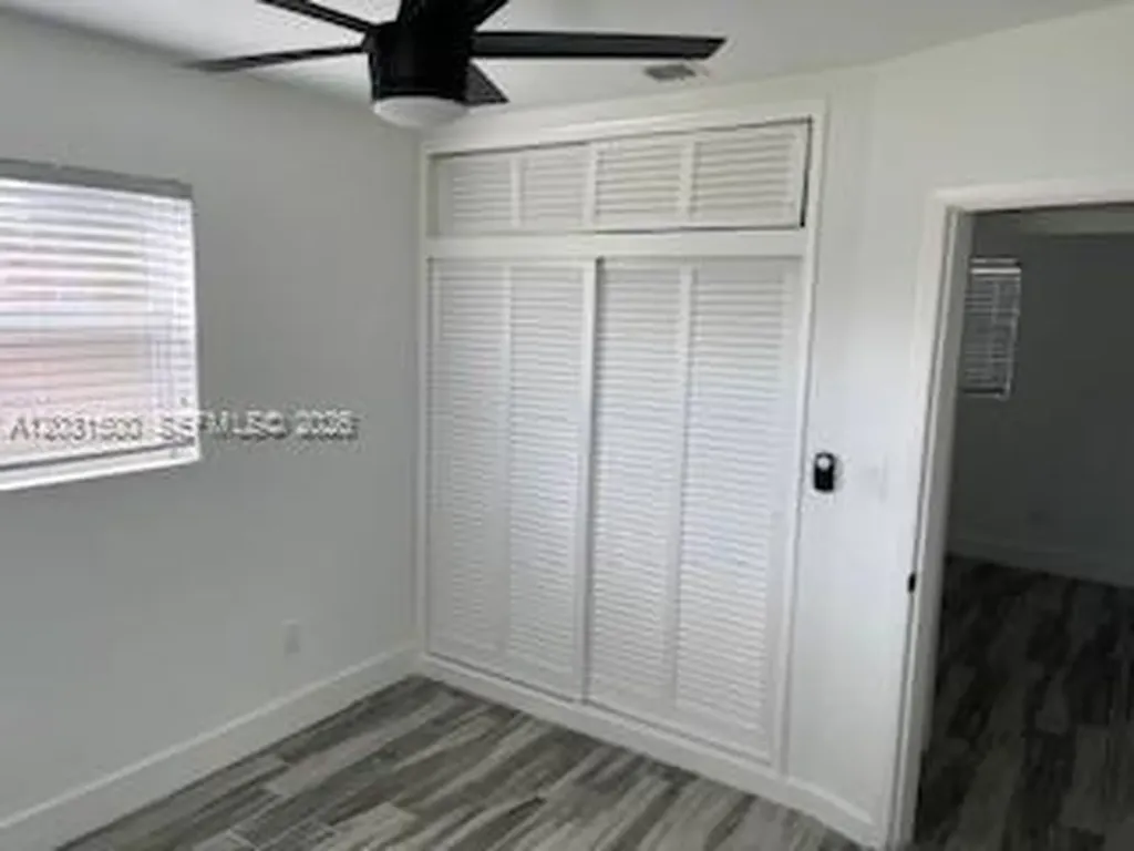 240 N 70th Way Hollywood FL 33024