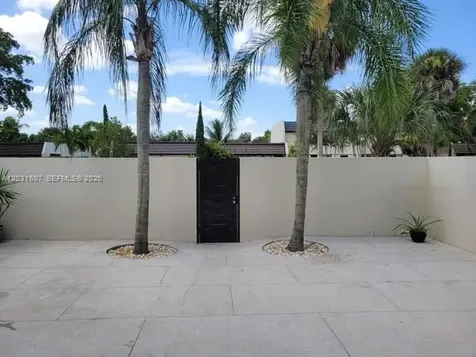 6747 Crooked Palm Terrace Miami Lakes FL 33014