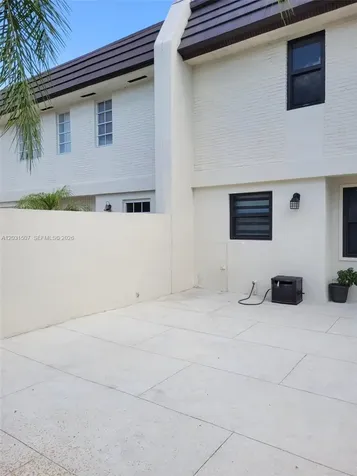 6747 Crooked Palm Terrace Miami Lakes FL 33014